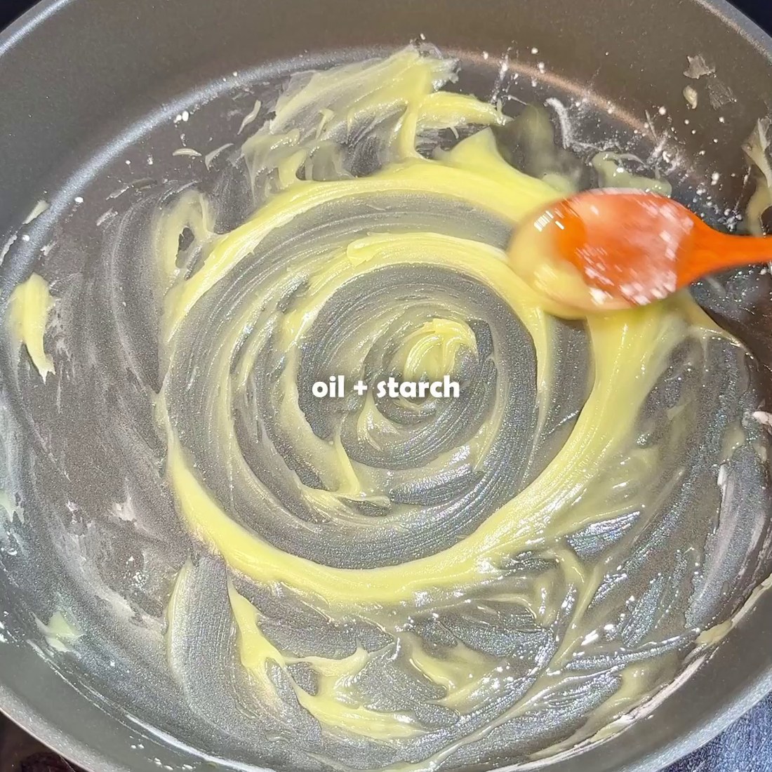 Cooking oil and potato starch mixed in the pan